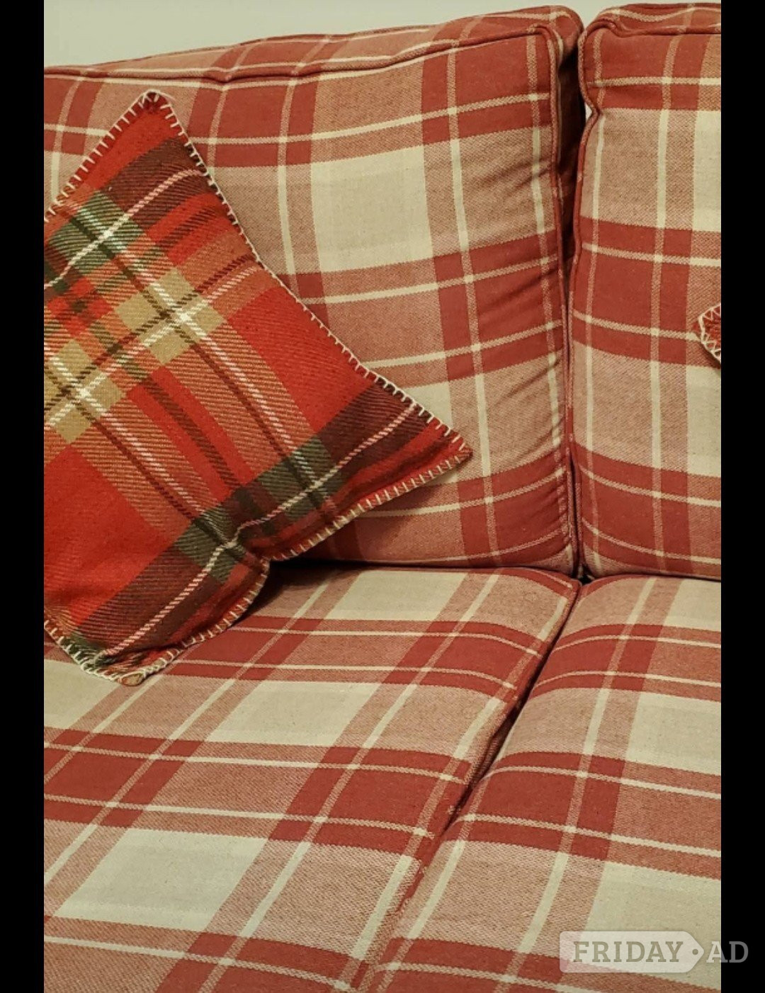 Laura ashley 2 seater sofa  - Furniture in Littlehampton