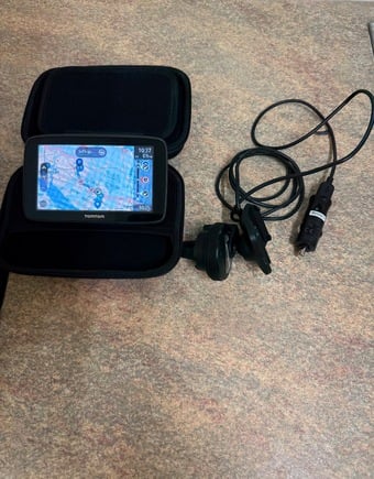 Tom Tom Satnav (UK only) with air vent mount and hard case