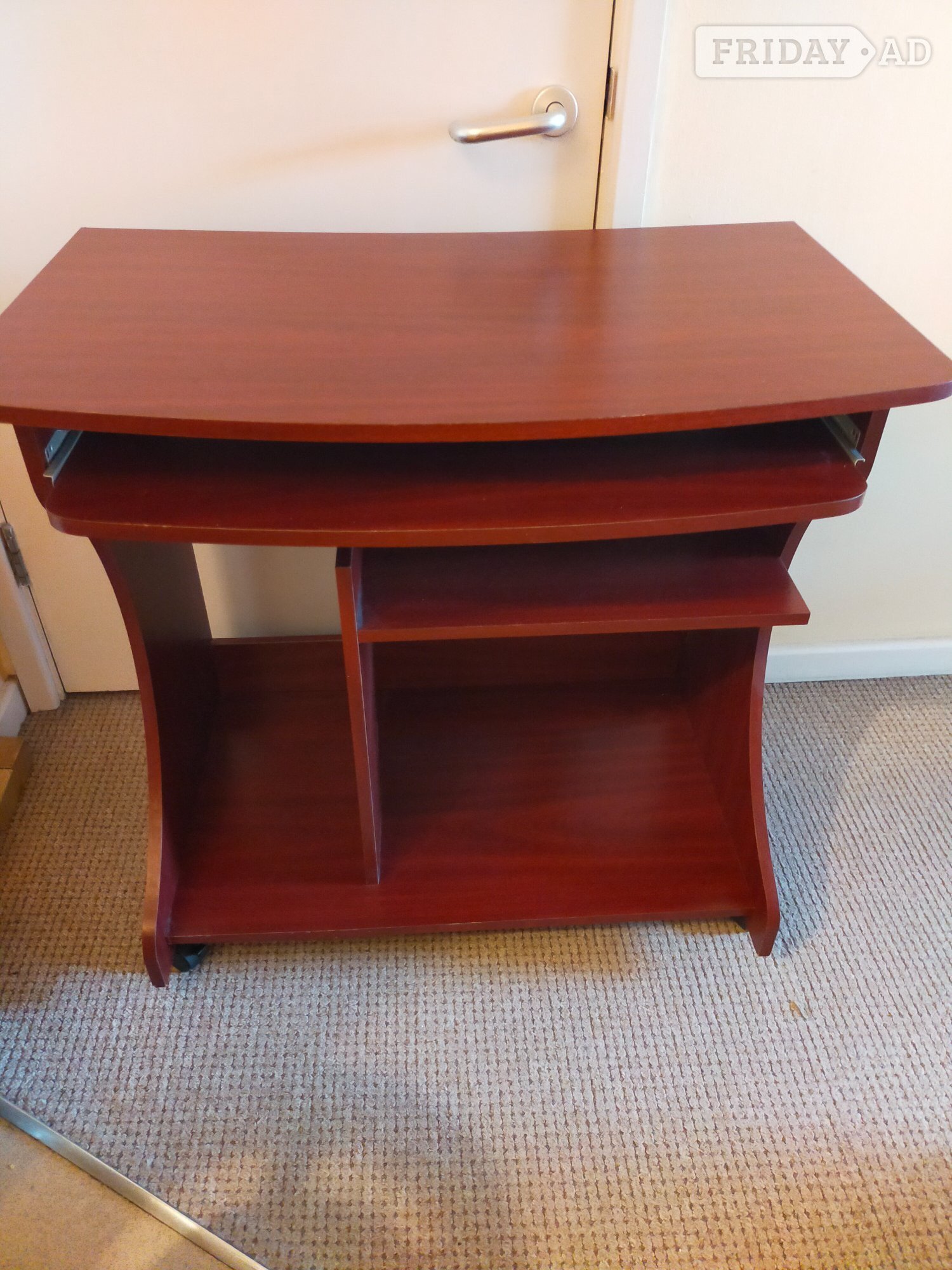 Eastbourne Good computer desk 