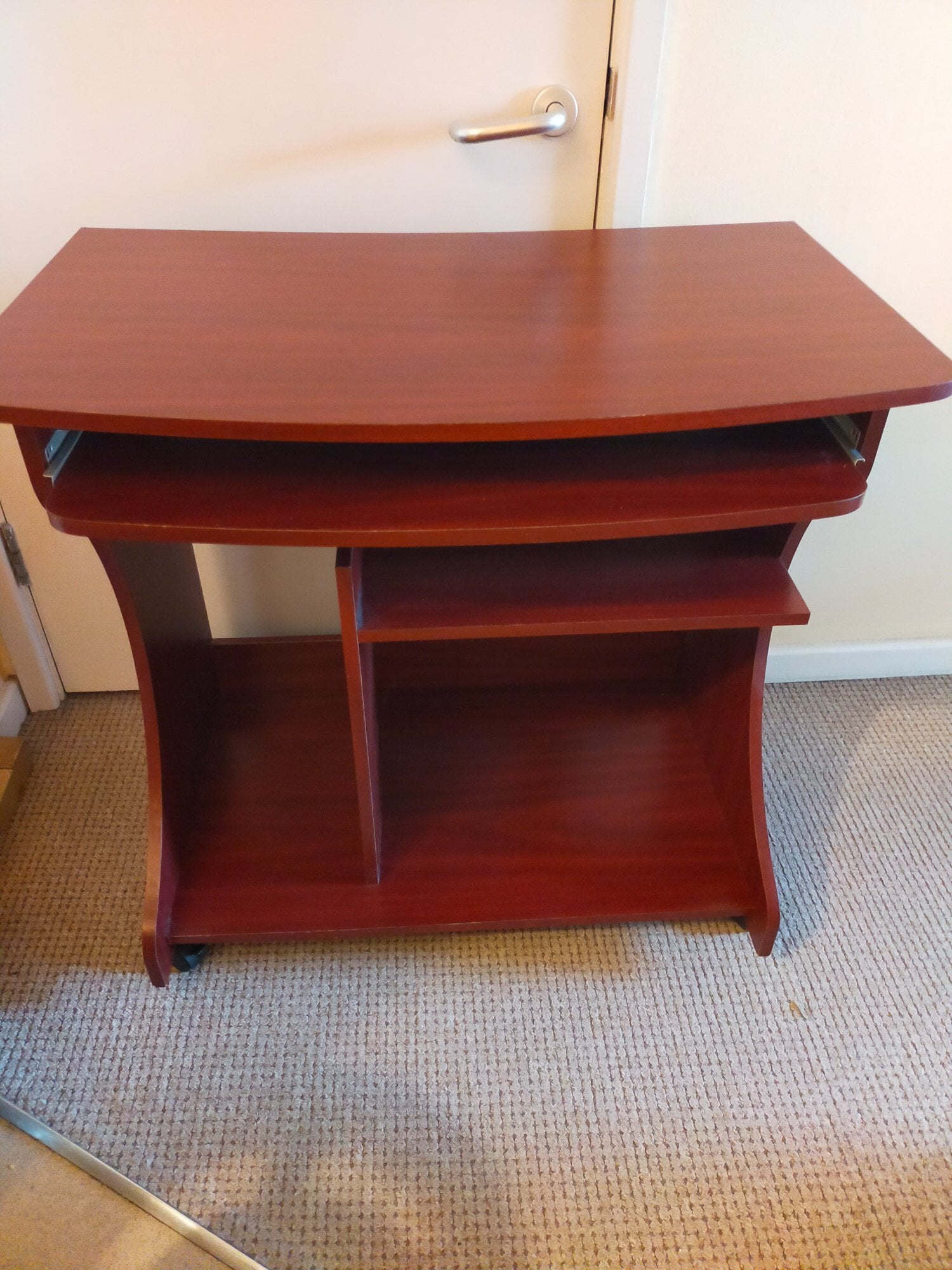 Eastbourne Good computer desk 