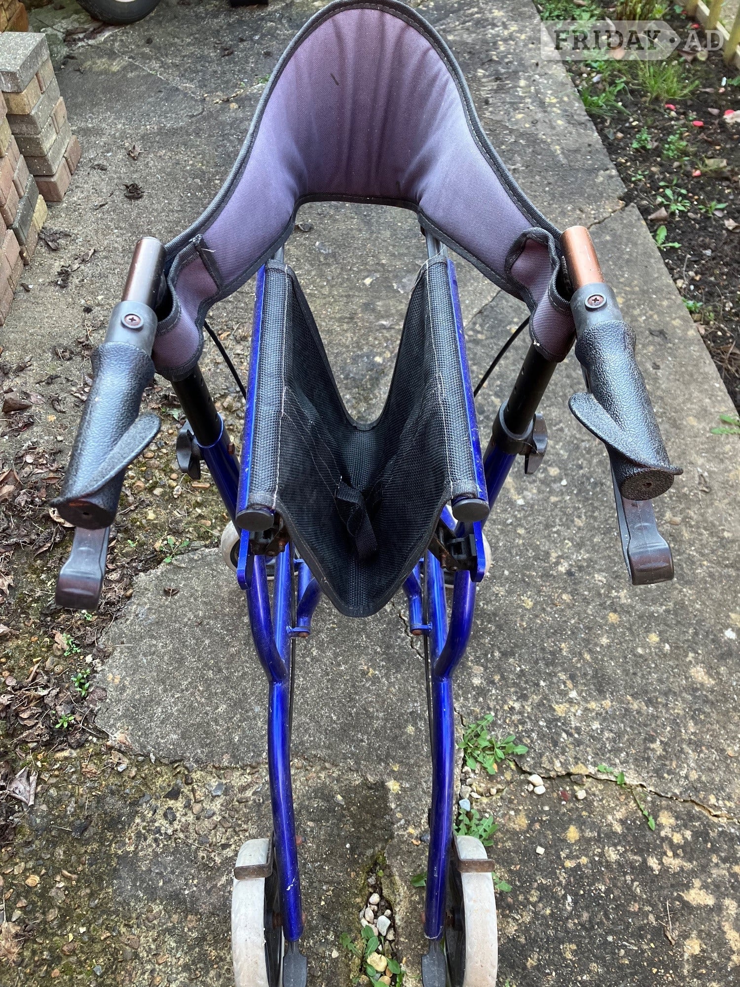 Walker with seat
