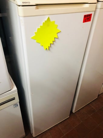 Beko free standing A+ class fridge in top condition 