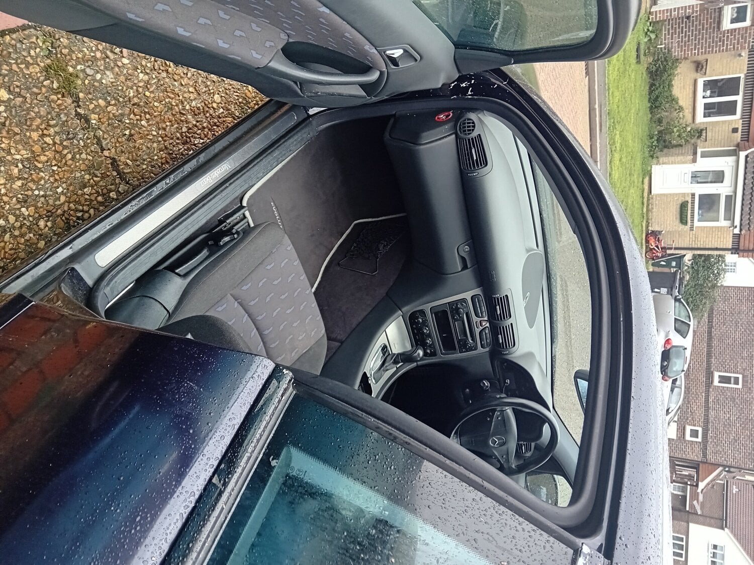 [ berth ]Mercedes C-class