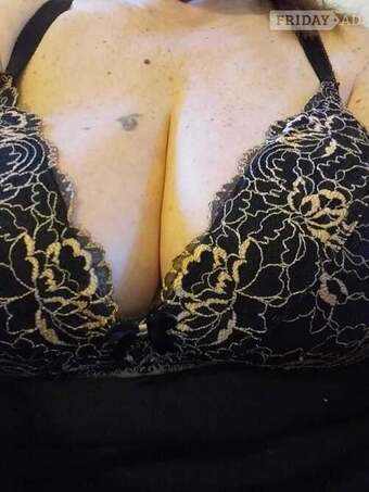 Continental Mature Busty Natural Blonde, Mature gents only!!