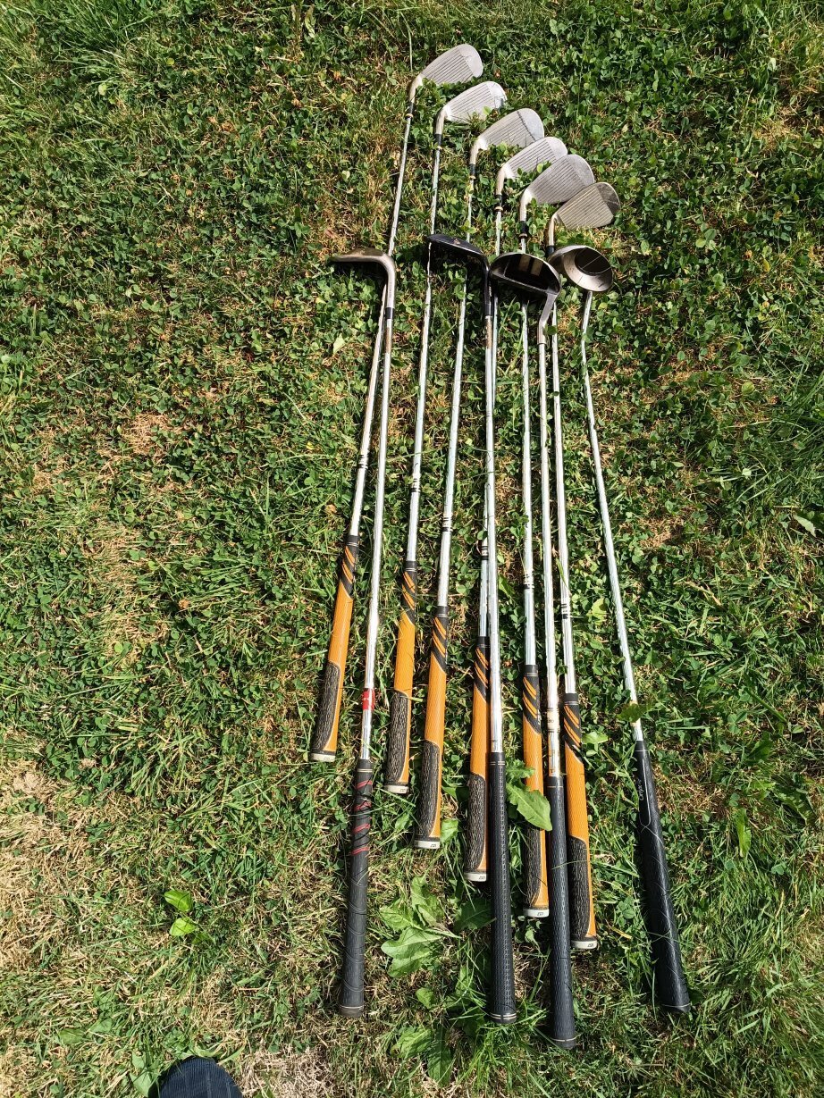 Qualitry Golf Clubs with Cart bag