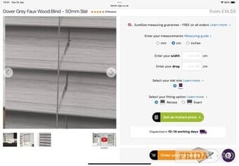 Venetian blind grey