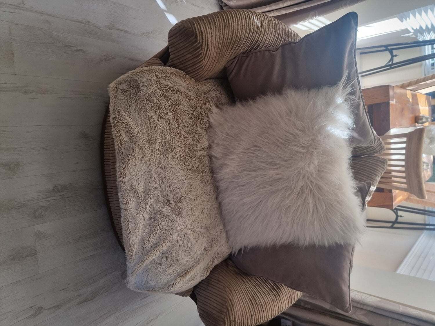 Benfleet L shape corner sofa cost £3500 with round cuddle chair 