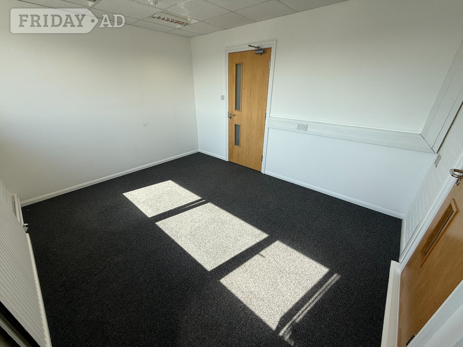 SERVICED OFFICES TO LET - EASTBOURNE - Commercial Properties in Eastbourne