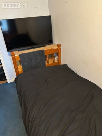 Small room i Private house shared kitchen and bathroom No bills 