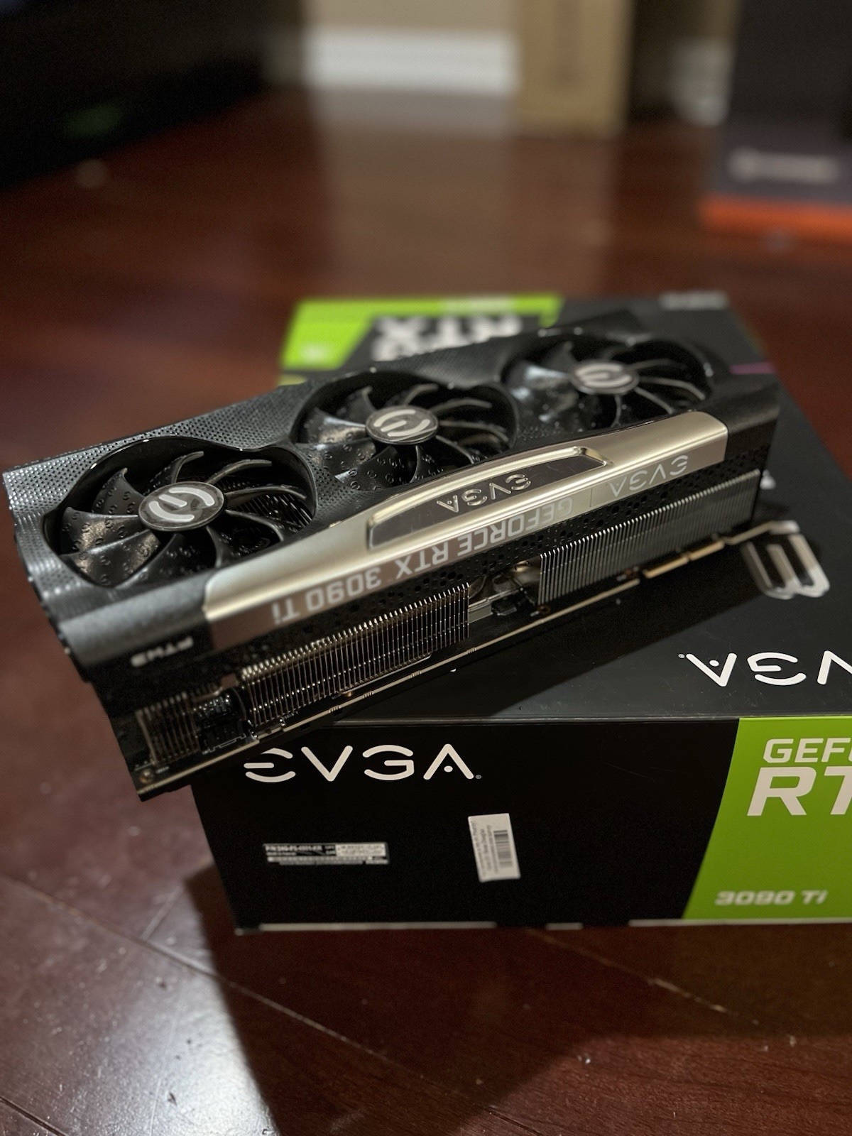 EVGA GeForce RTX 3090 Ti FTW3 Black 24GB GDDR6X PCIe HDMI/DP Fan