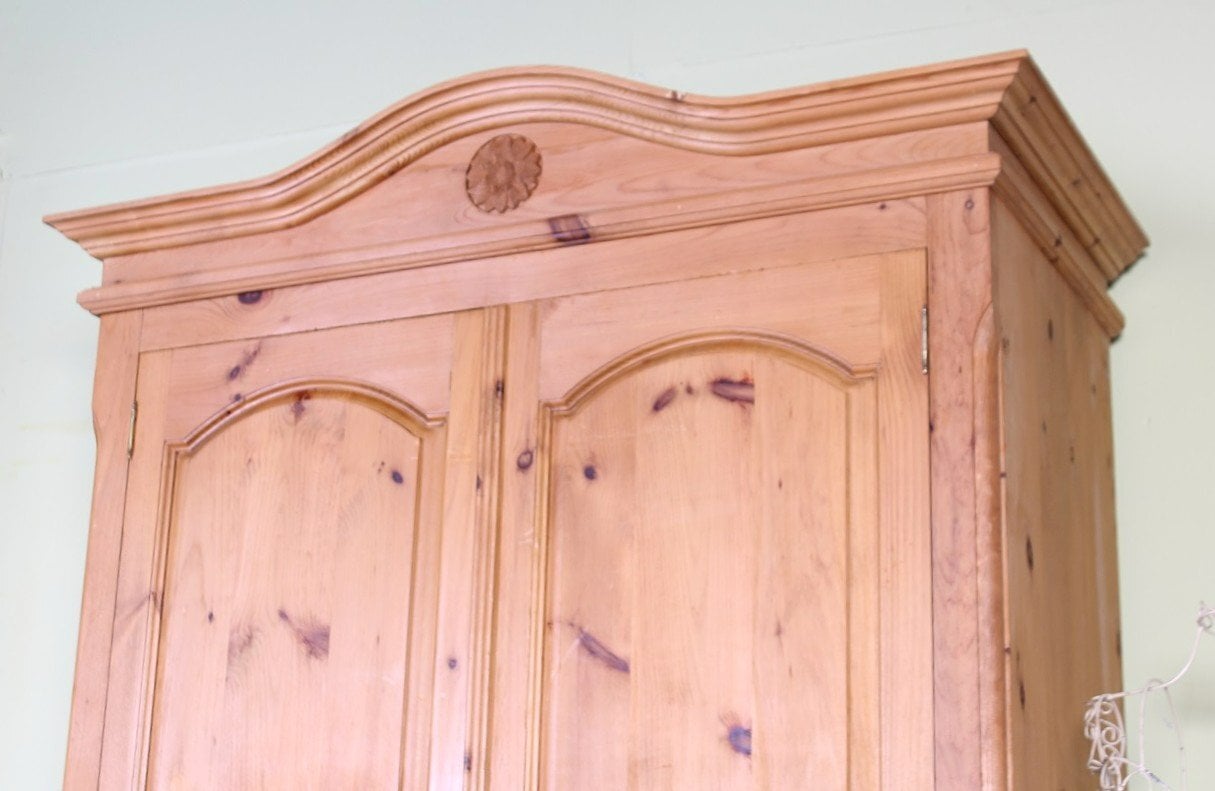 UK Delivery - Lincoln Pine Farmhouse Wardrobe With 2 Drawers - Furniture