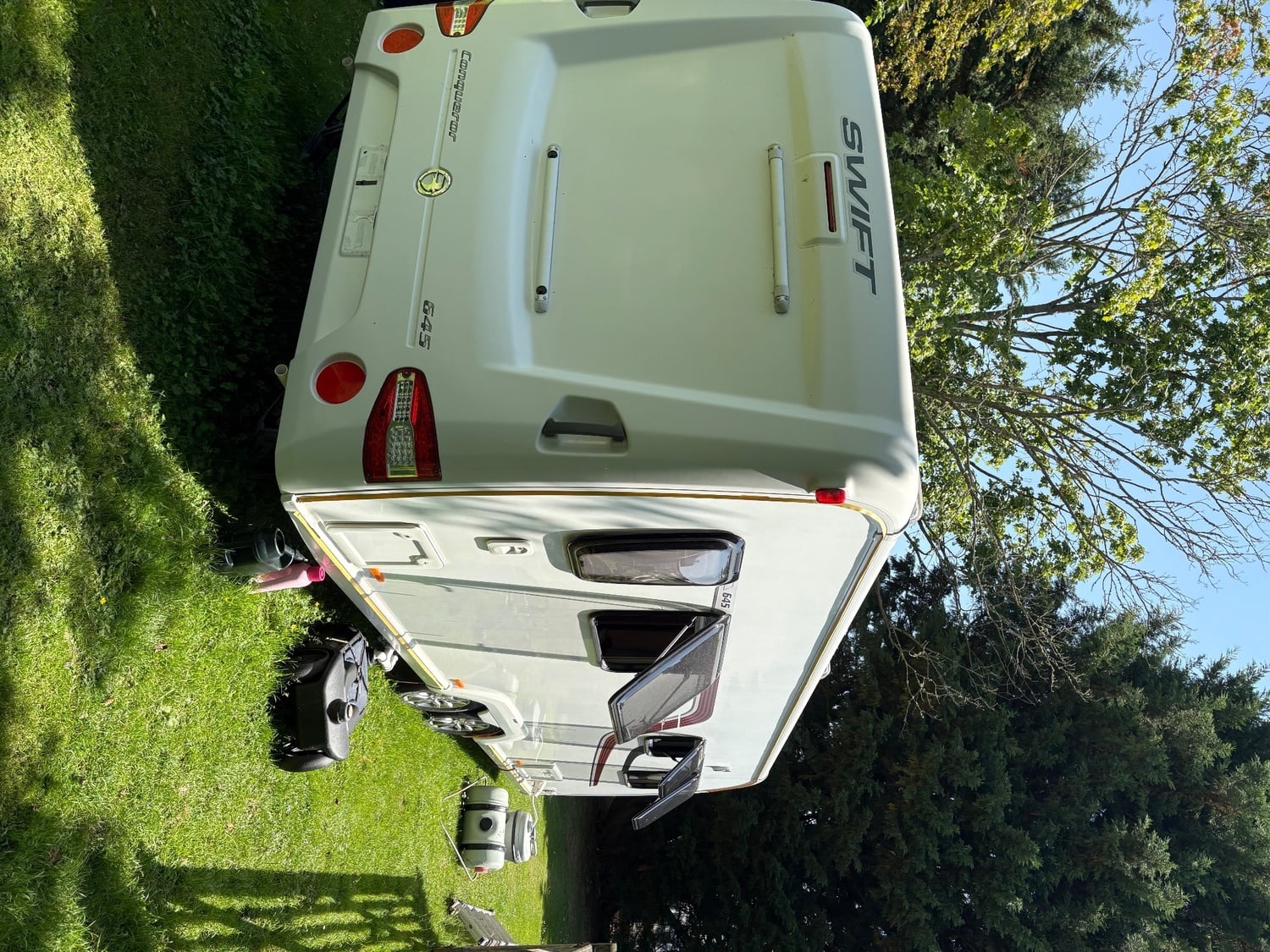 2016 Swift Conquerer 645 twin axel 4 berth island bed in Ashford