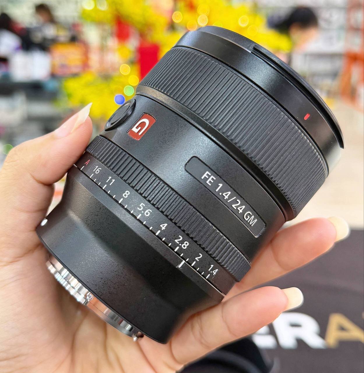 📸 Sony FE 24mm F1.4 GM Lens – Excellent Condition!