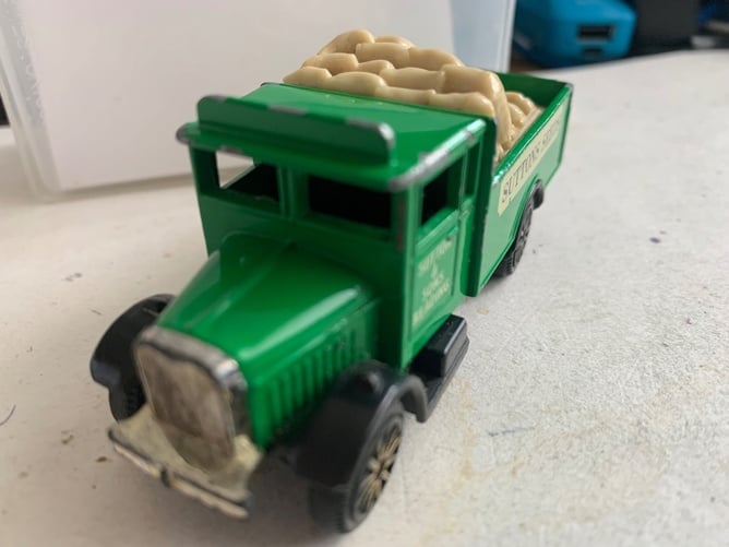 Morris Truck, Made in Great Britain. In good condition. Free postage - Antiques & Collectables in Reigate