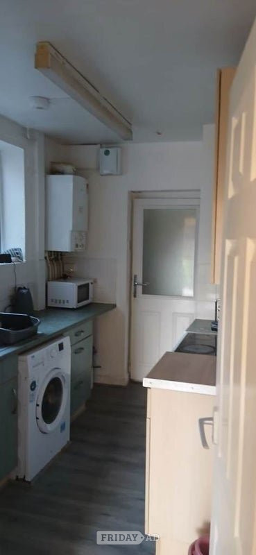 Specious Double Room Available  - Rooms