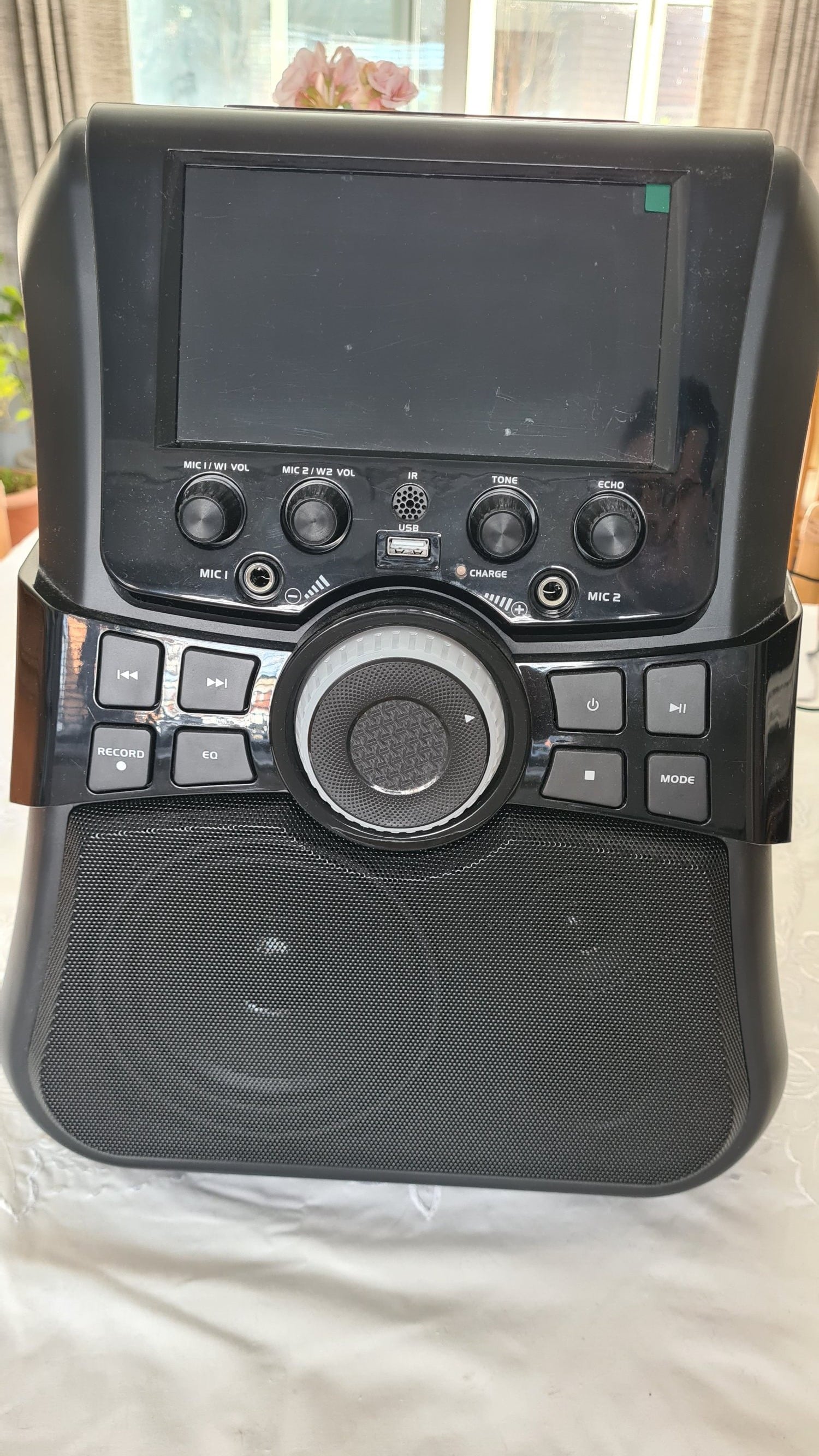 Bexhill-On-Sea Mr Entertainer Megabox Portable Karaoke Machine with Screen