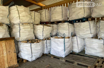 Topsoil , Compost & Logs 