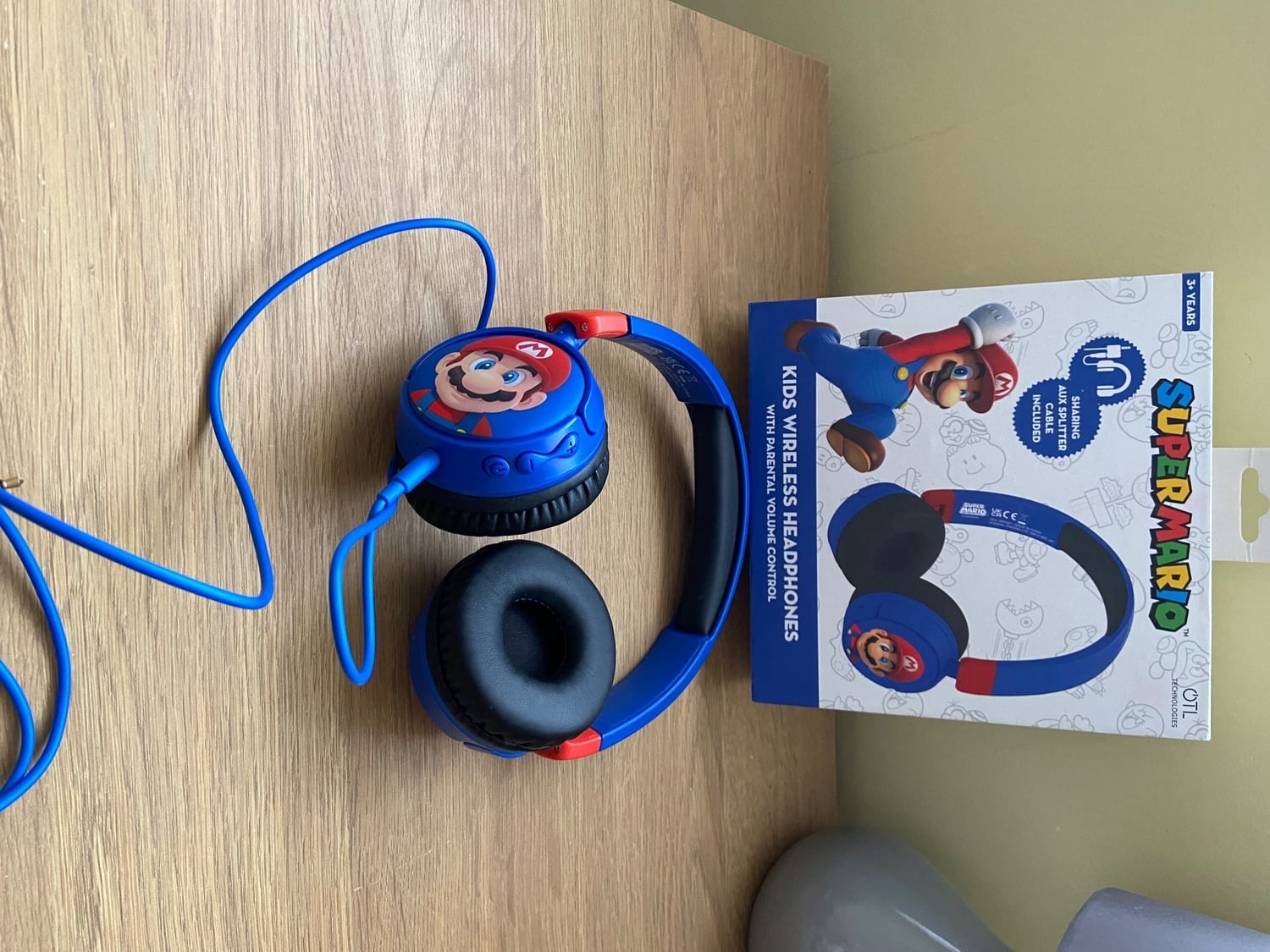 Headphones, sonic as new