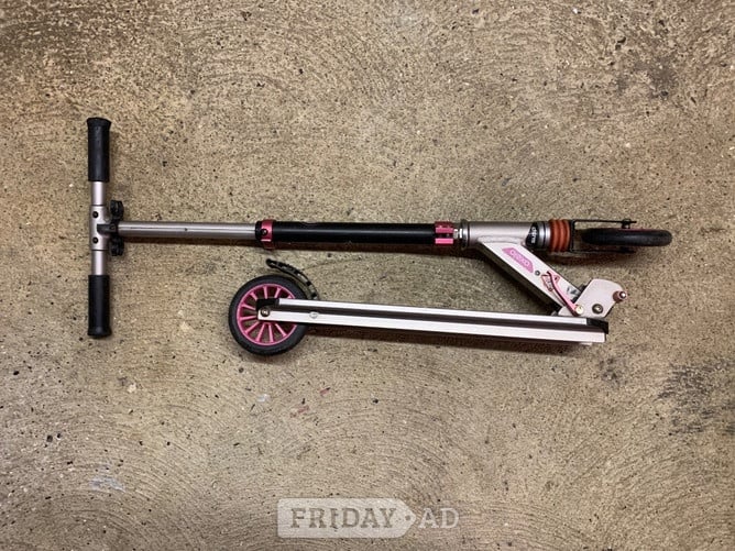 Basingstoke Kids 2 Wheel Scooter
