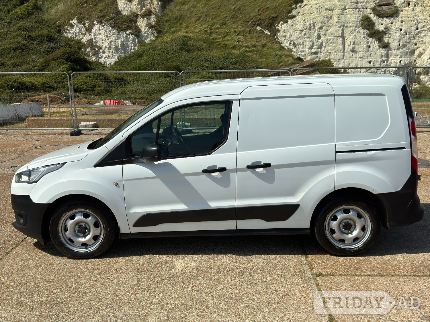 [ berth ]Ford Transit Connect