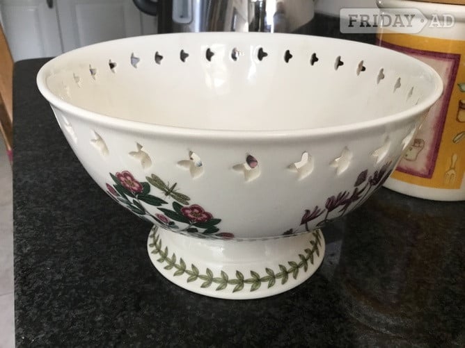 Portmeirion Botanic Garden footed comport - Antiques & Collectables in Llantwit Major