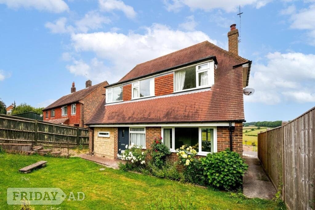 Four/five bedroom detached home in popular village location in Crowborough