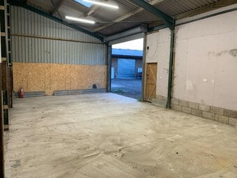 600sq ft storage or light industrial building