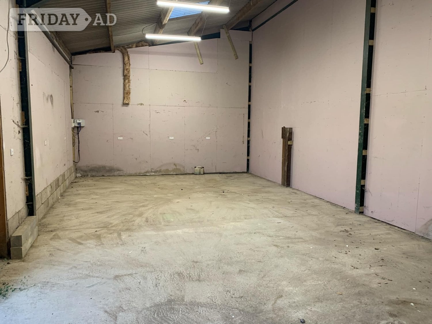 600sq ft storage or light industrial building