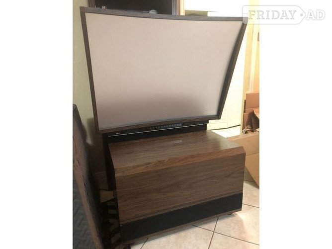 Rochester A Mitsubishi Colour Projector Very Large Wide TV Screen For Sale!!