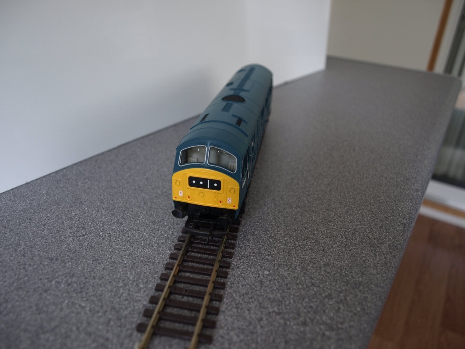 Worthing Hornby R2238B class29 BO BO Diesel Electric Loco D6137