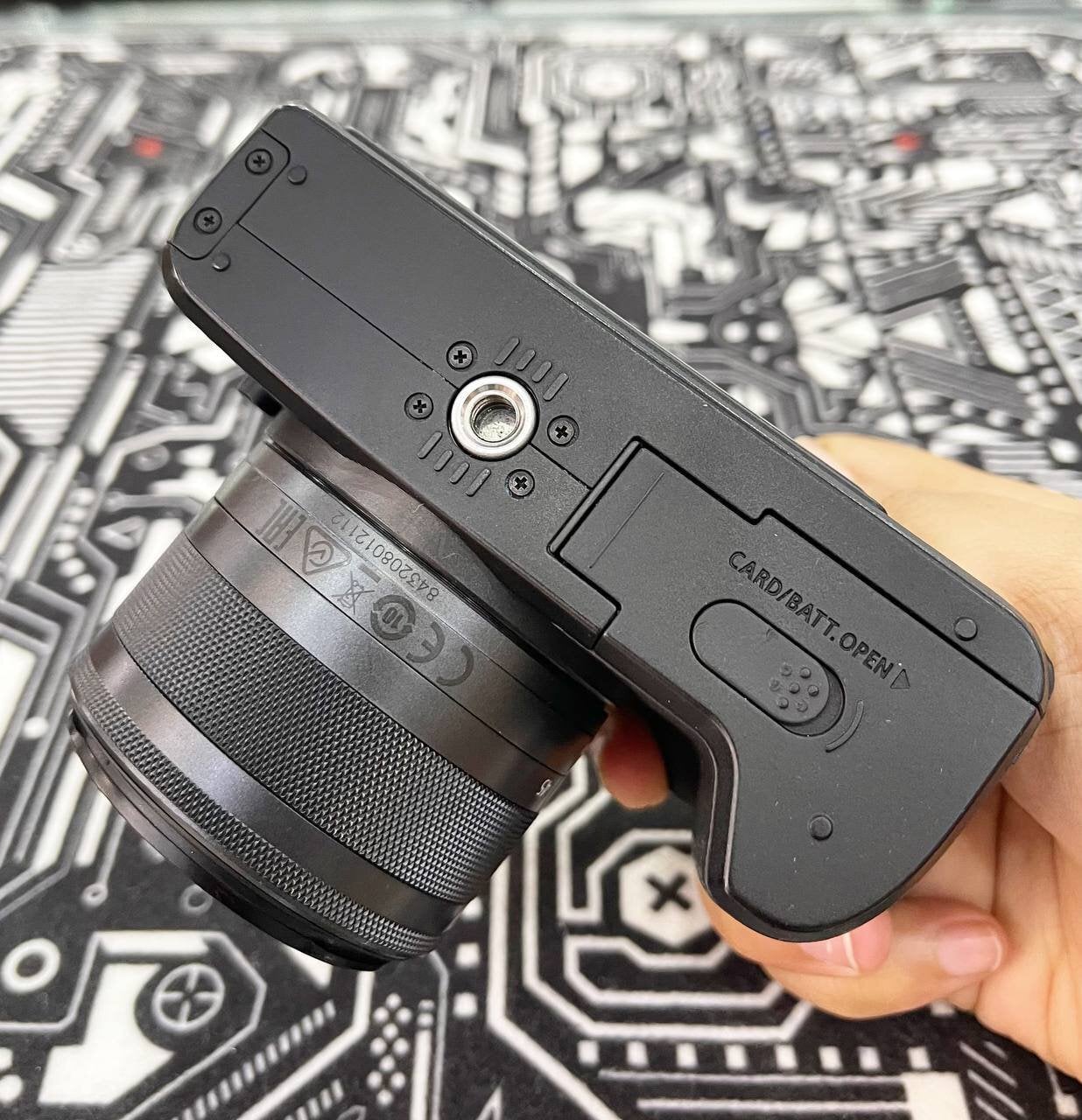 📸 Canon EOS M50 Mirrorless Camera + Kit Lens 