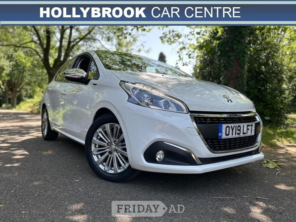 2019 PEUGEOT 208 1.2 PURETECH SIGNATURE EURO 6 5DR HATCH MAN PET in Southampton