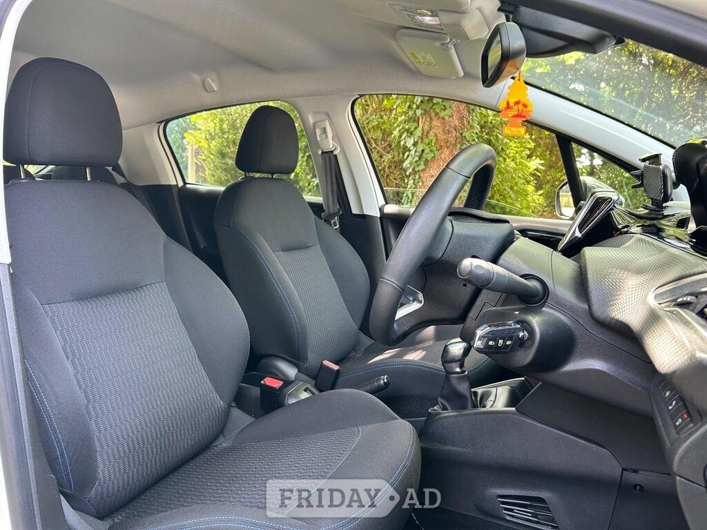2019 PEUGEOT 208 1.2 PURETECH SIGNATURE EURO 6 5DR HATCH MAN PET - Cars in Southampton