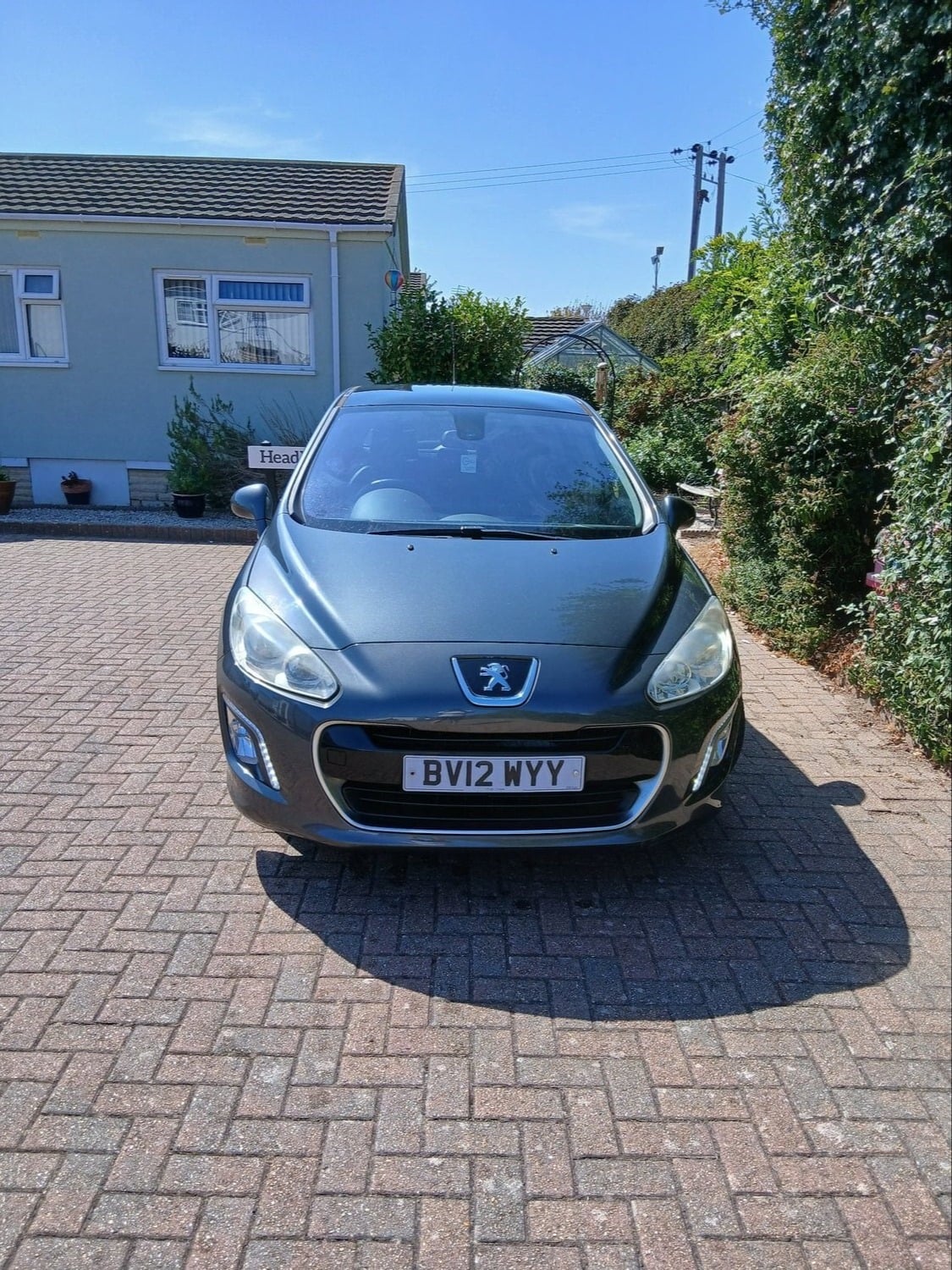 Peugeot 308 EHDI Allure  - Cars in Littlehampton