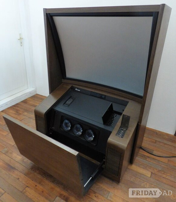 £1,000 A Mitsubishi Colour Projector TV  Quick Sale  No Offers!! - Tv, Audio & Cameras