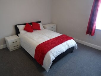 Furnished 1 bedroom available for let