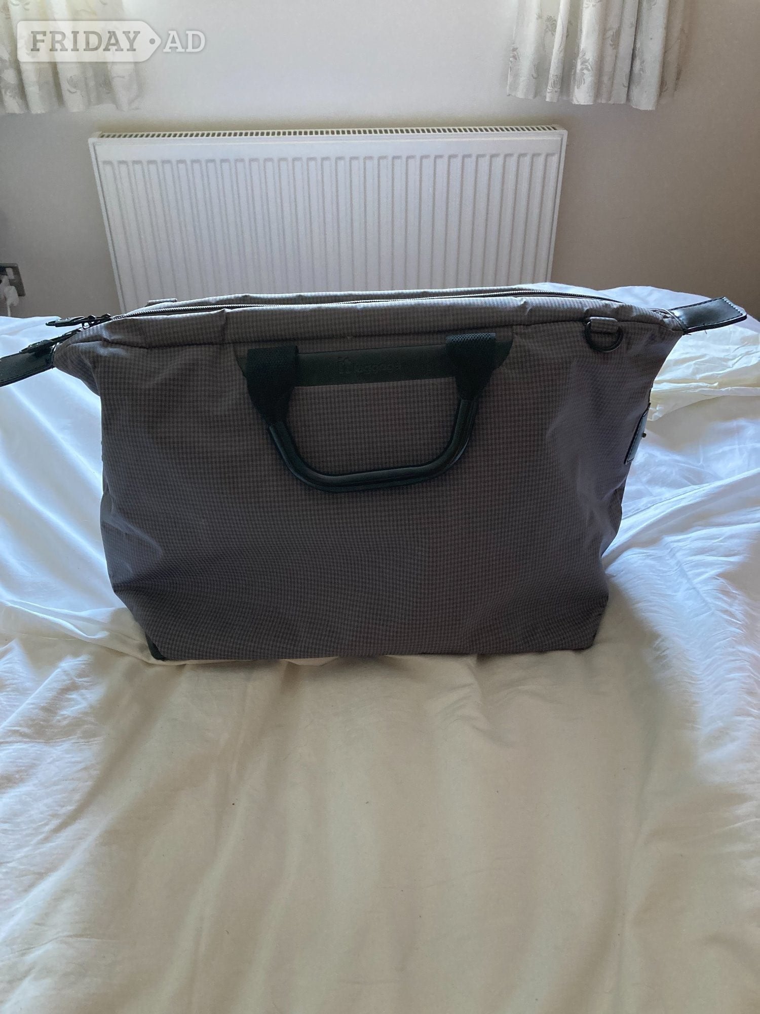 it Luggage Travel Bag with Shoulder Strap - Grey