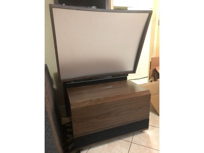 £1,000 A Mitsubishi Colour Projector TV Quick Sale  No Offers!!