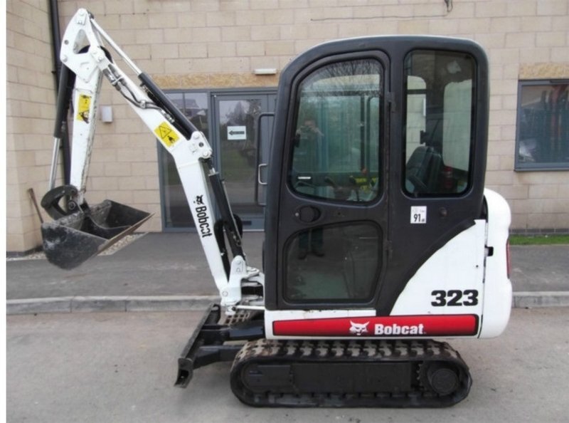 Kubota Bobcat 323  London