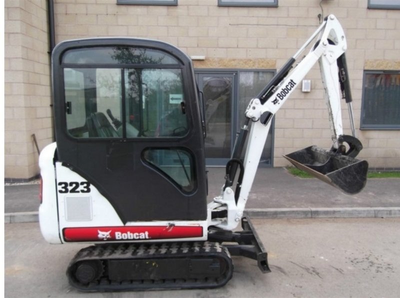 [ berth ]Kubota Bobcat 323 