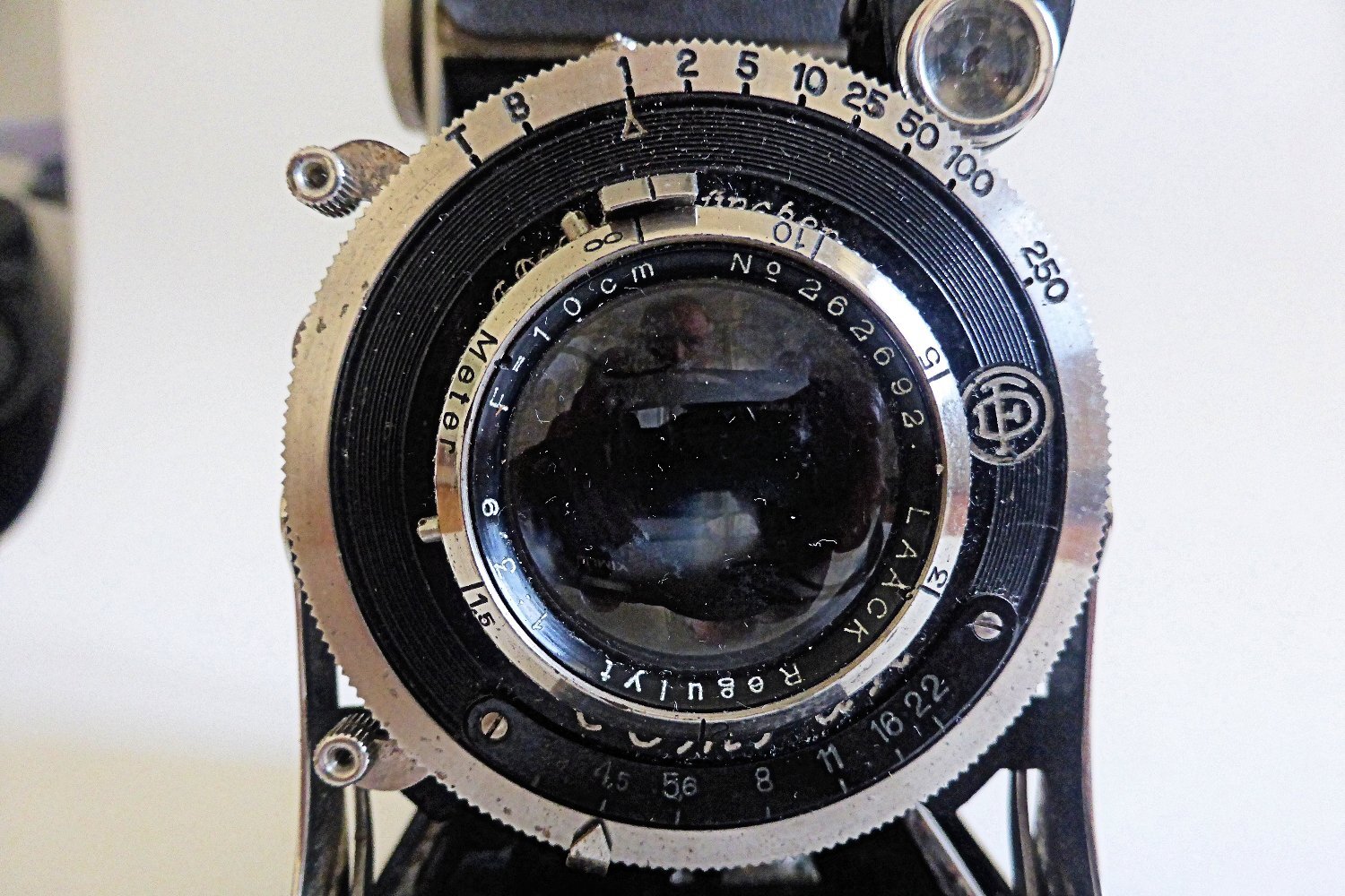 Beier Voran with rounded body, German vintage folding camera