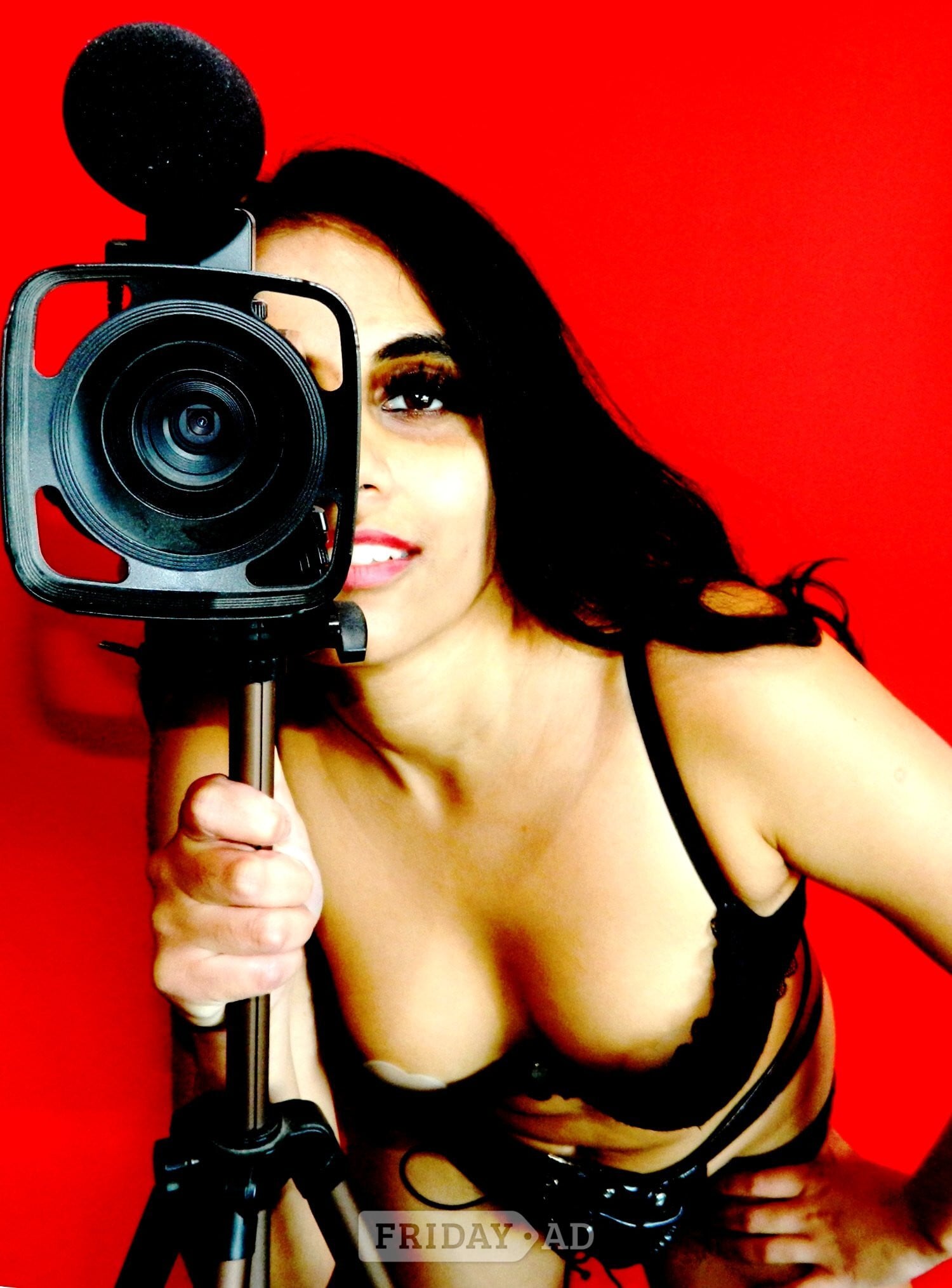 Well paid models needed M & F 18-35