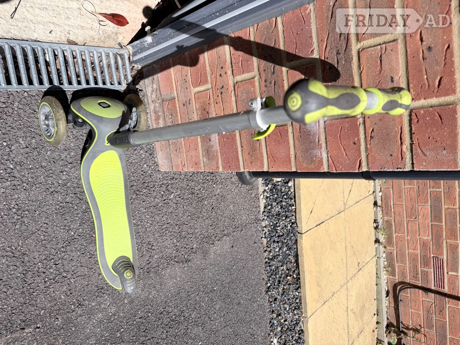 Globe scooter - green 