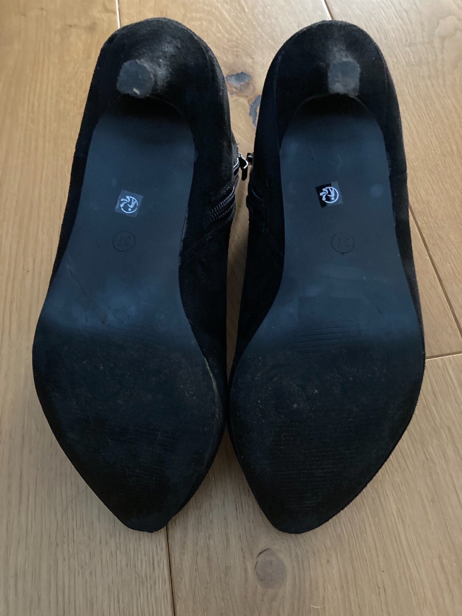 Nio Nio Black Suede Ankle Boots, Size: UK4/EU37 - Clothing, Footwear & Accessories