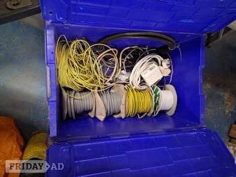 Various electrical items 
