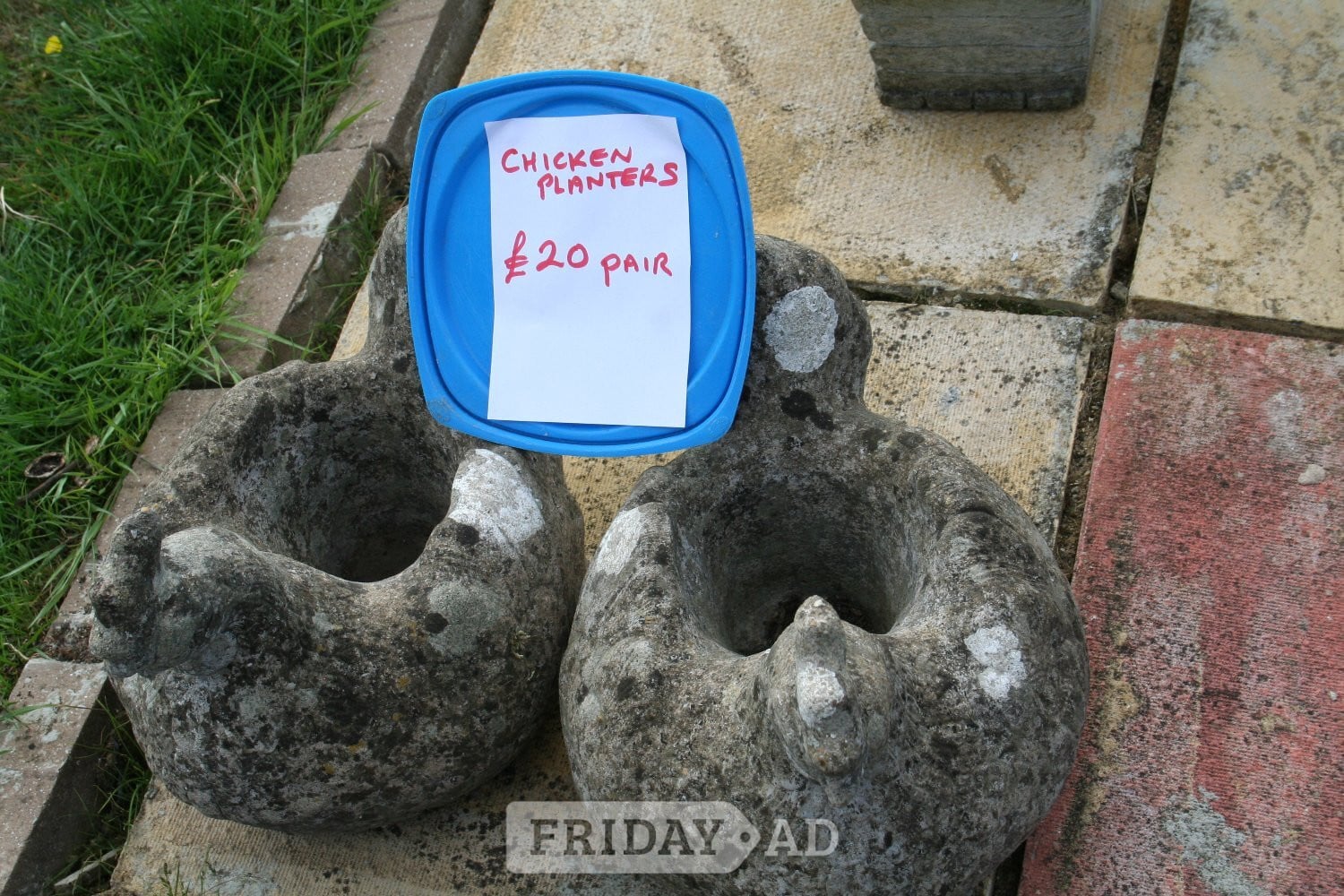 GARDEN ORNAMENTS AND PLANTERS.  PRICES IN PHOTOS - Garden