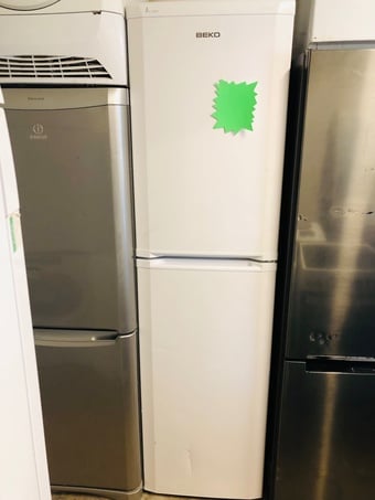 Beko 2M tall frost free fridge freezer in excellent condition 