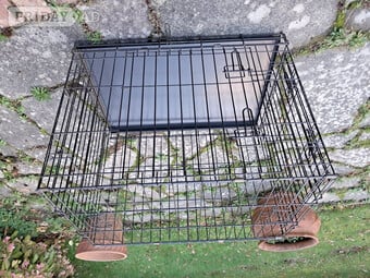 Large dog Crate foldable in good condition