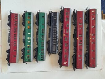 Triang 00 carriages