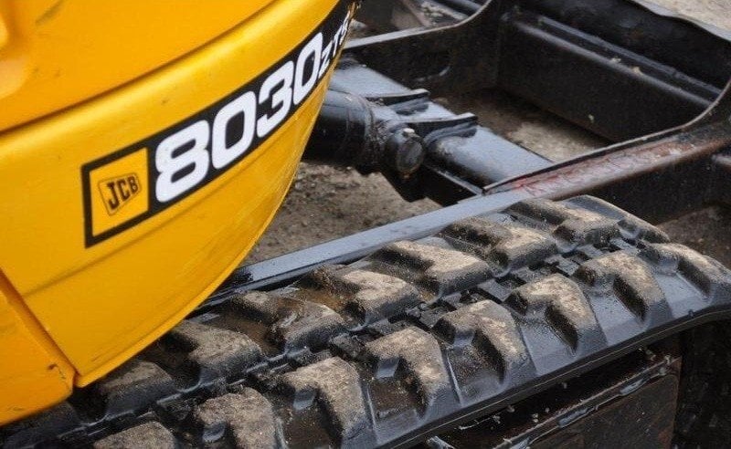 [ berth ]John Deere JCB 8030 ZTS 3.2t